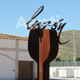 Escultura Bodegas Luzón en Jumilla